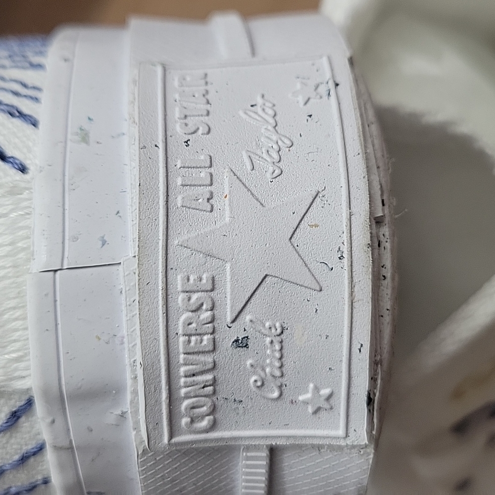 Converse High Top Brand new. - Picture 5 of 12